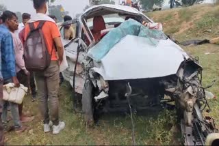 two-cars-collision-three-people-spot-died-giridih