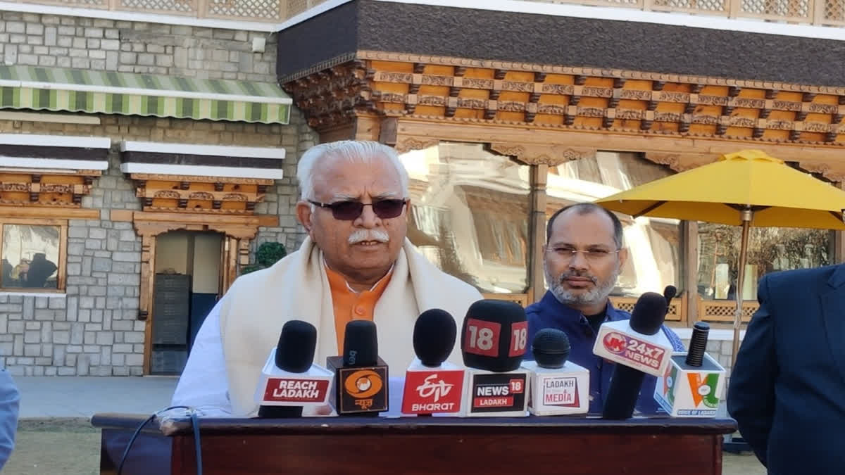 Union Minister Manohar Lal Reviews Power and Housing Projects in Leh