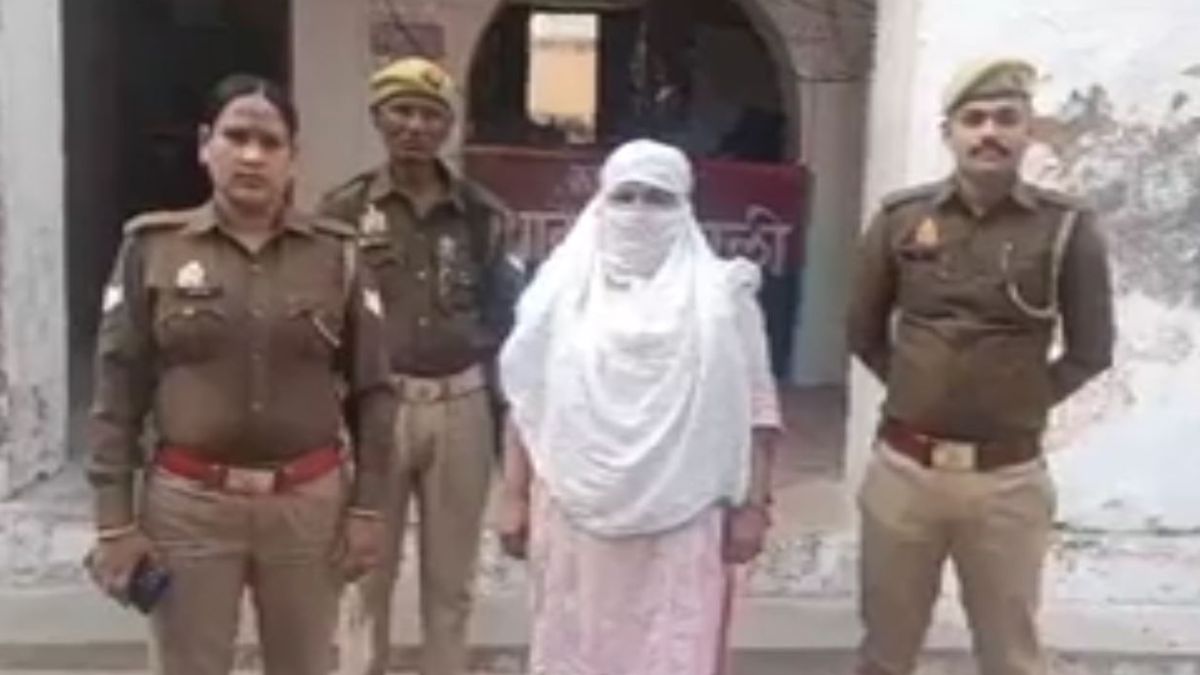 up etawah police arrested girlfriend of four murder accused and sent her to jail.