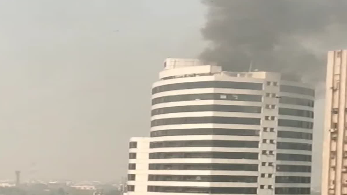A terrible fire broke out in a building located on Barakhamba Road in Delhi