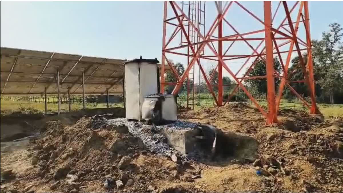 Maoists set fire to mobile tower