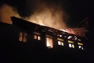 fire-incident-in-anantnag,man shops Gutted