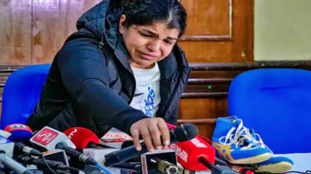 Sakshi Malik announces retirement from Wrestling  Sakshi Malik  sports  other sports  wfi  WFI  wrestling federation of india  wrestler  wrestler sakshi  brij bhushan singhs  sanjay singhs  സാക്ഷി മാലിക് വിരമിച്ചു  സാക്ഷി മാലിക് ഗുസ്തി താരം