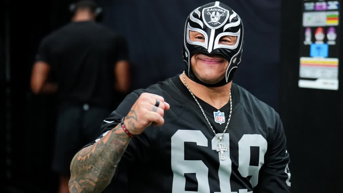 WWE SMACKDOWN  റേ മിസ്റ്റീരിയോ സീനിയർ  REY MYSTERIO  REY MYSTERIO DEATH