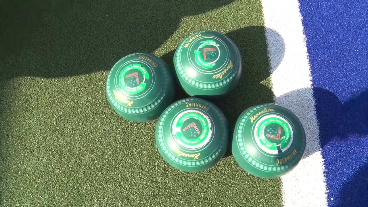 lawn bowls game