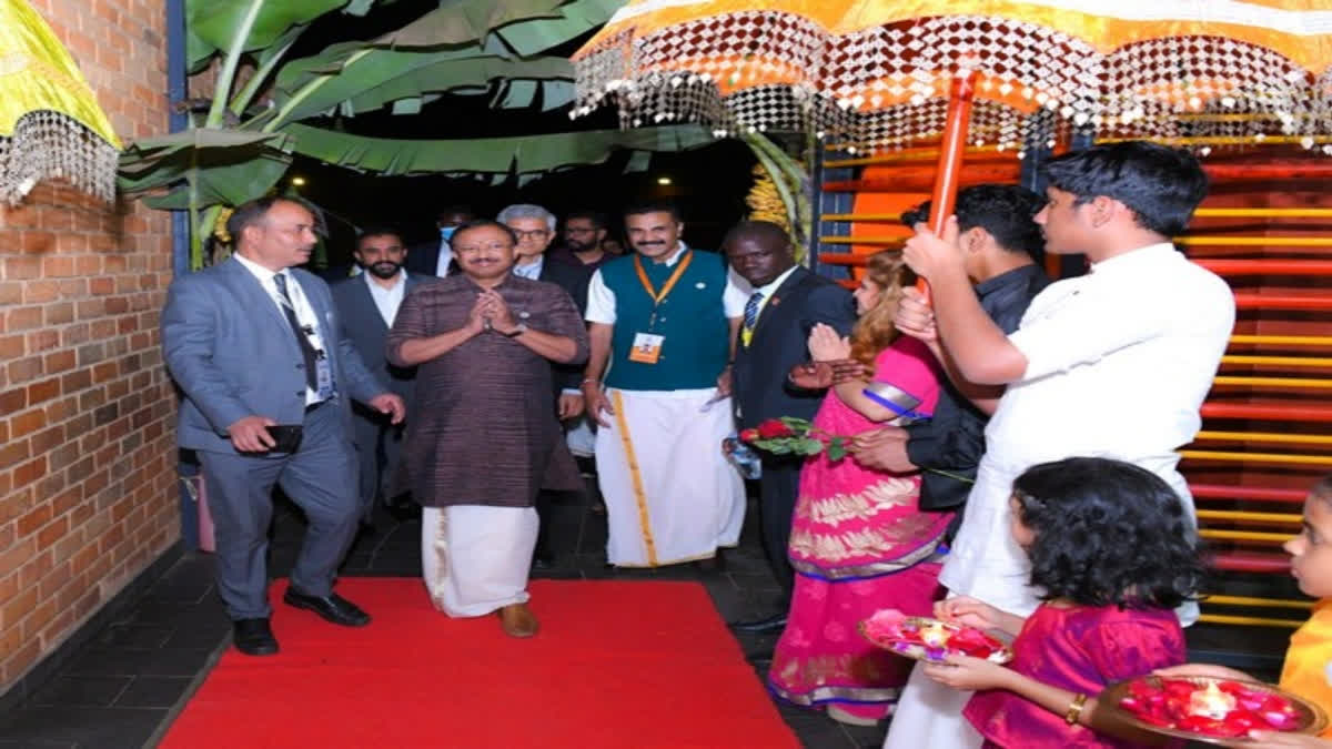 Third South Summit: MoS V Mureleedharan interacts with Indian diaspora in Uganda
