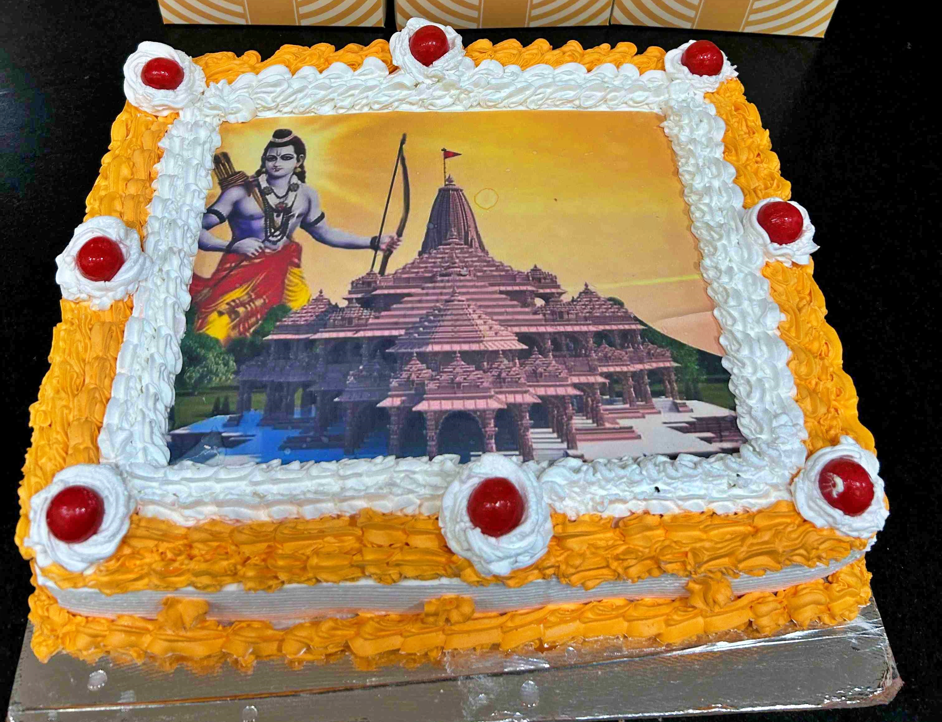 WATCH: Kamal Nath cuts temple-shaped cake with pic of lord Hanuman, BJP  says 'insulting Hindus' | India News, Times Now