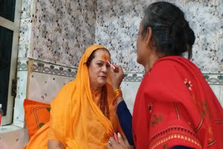 Clad in saffron, Kinnars sing devotion to Lord Ram on Ayodhya street