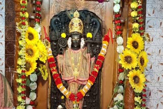 gujarat-idols-of-dasavatar-like-ayodhyas-ram-temple-are-seen-narmada