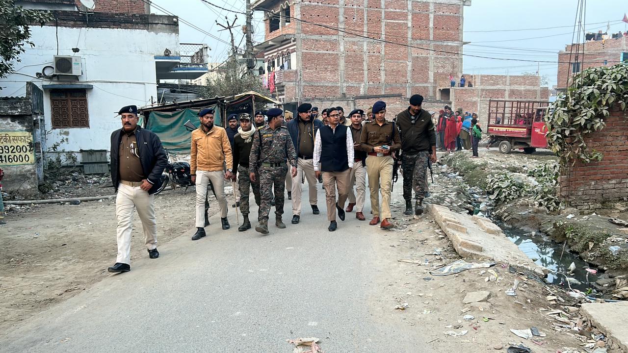 मुजफ्फरपुर शोभायात्रा में पत्थरबाजी के बाद पहुंची पुलिस