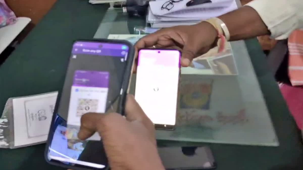 FRAUD THROUGH FAKE PHONEPE APPLICATION BY IMPERSONATING A CUSTOMER