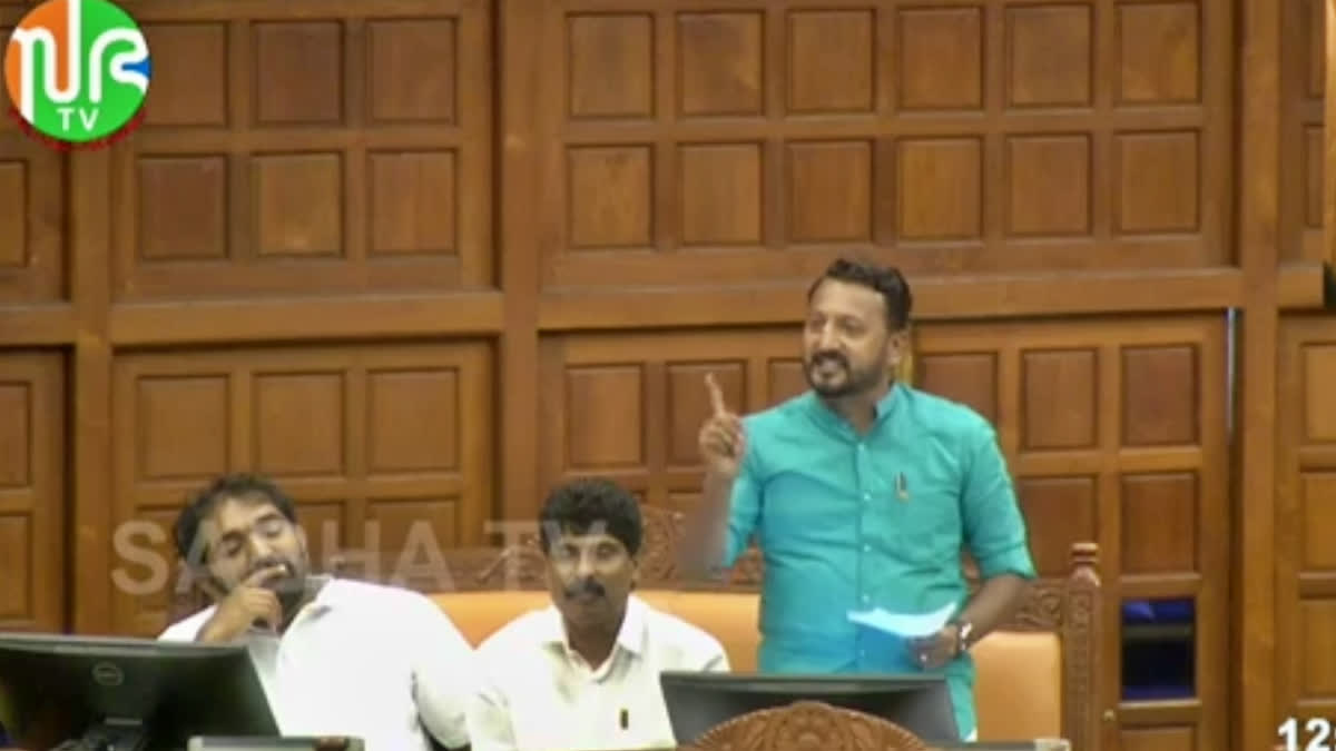 RAHUL MAMKOOTTATHIL IN ASSEMBLY  KERALA ASSEMBLY  രാഹുല്‍ മാങ്കൂട്ടത്തില്‍ നിയമസഭ  കേരള നിയമസഭ സമ്മേളനം