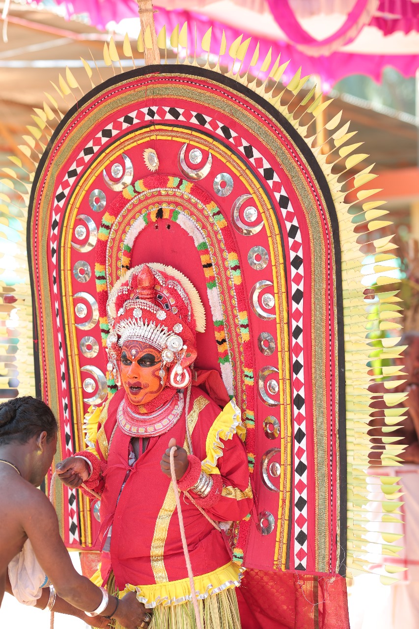 ADHUR THEYYAM AFTER 351 YEARS  ആദൂര്‍ പെരുങ്കളിയാട്ടം  TEYYAM KERALA  കാസര്‍കോട് തെയ്യം