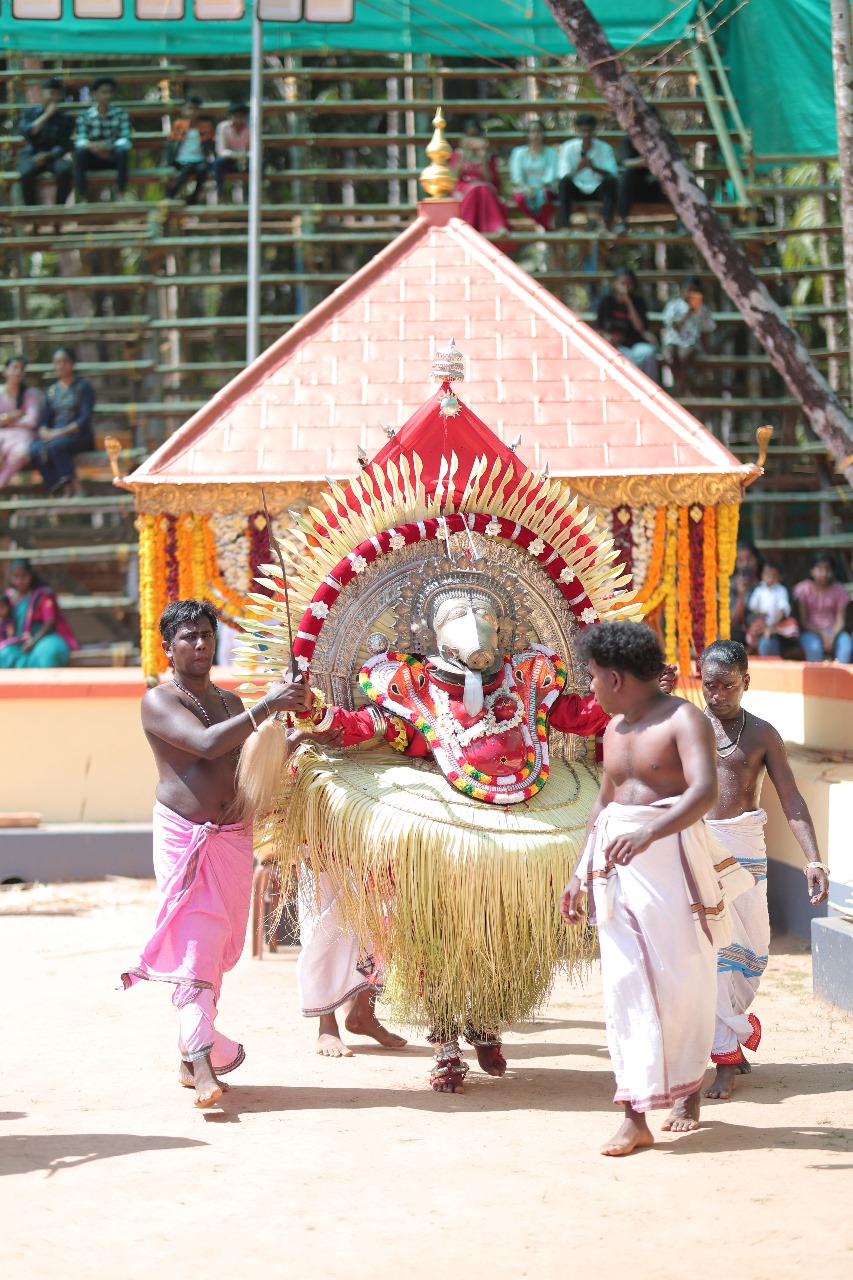 ADHUR THEYYAM AFTER 351 YEARS  ആദൂര്‍ പെരുങ്കളിയാട്ടം  TEYYAM KERALA  കാസര്‍കോട് തെയ്യം