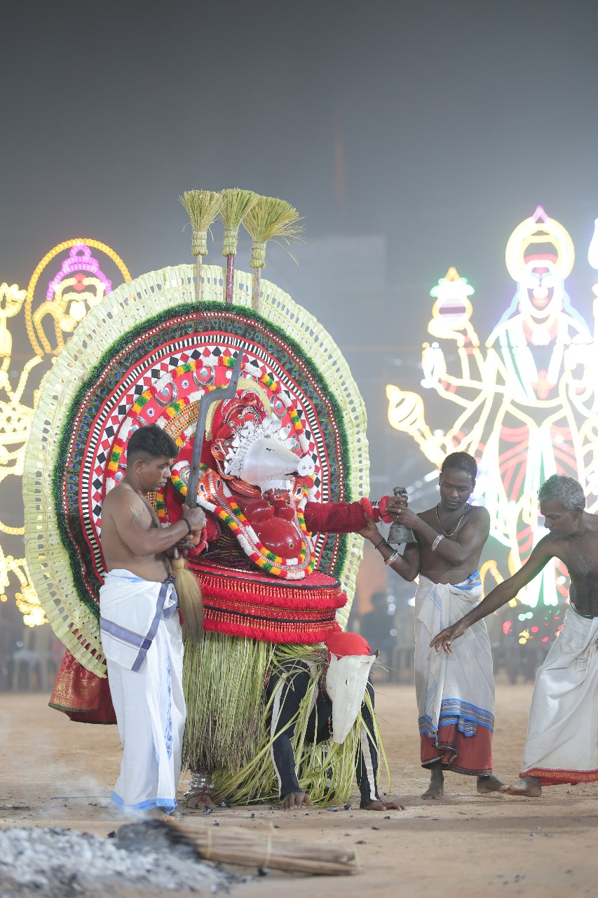 ADHUR THEYYAM AFTER 351 YEARS  ആദൂര്‍ പെരുങ്കളിയാട്ടം  TEYYAM KERALA  കാസര്‍കോട് തെയ്യം