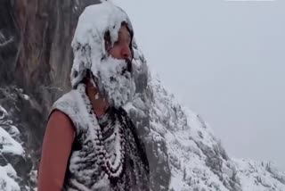 'Siddha Yogi' Engrossed in Yoga Amid Blizzard on Snow-clad Himachal Pradesh Mountain
