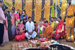 Vijayendra couple performed homa puja