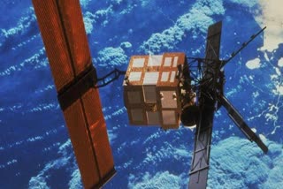 ERS 2  European Space Agency  യൂറോപ്യൻ ബഹിരാകാശ ഏജൻസി  ഉപഗ്രഹം തകർന്നു  European Satellite Broke Apart