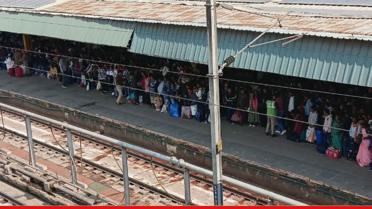 DELHI STATION STAMPEDE