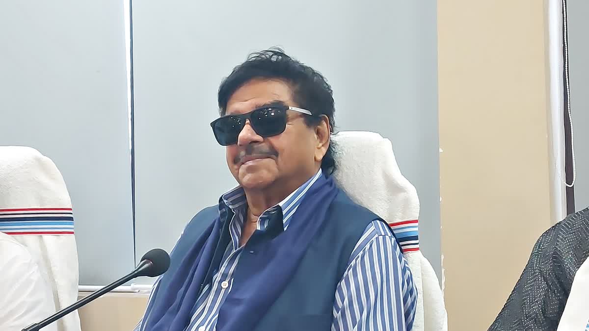 Shatrughan Sinha Praises Arvind Kejriwal