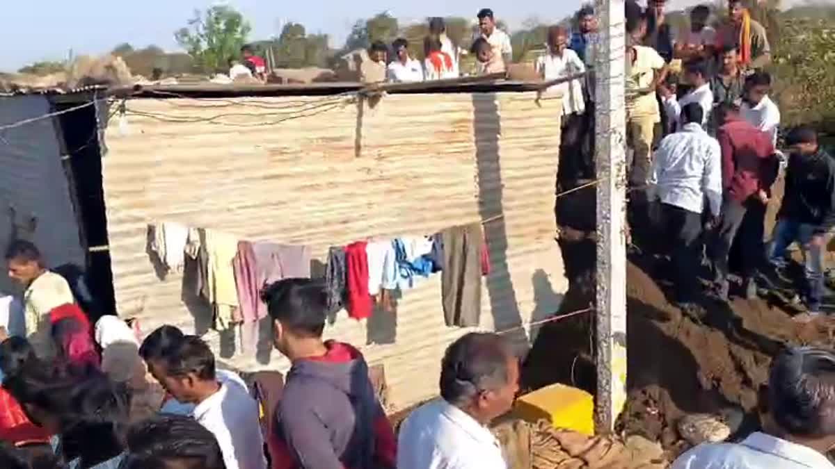 5 Workers Crushed to Death after Sand Tipper Empties onto Shed in Jalna District