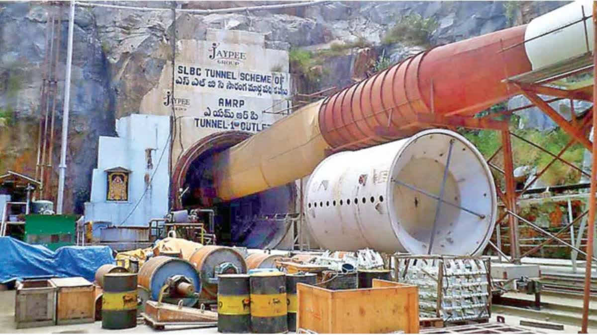 at-least-6-workers-feared-trapped-as-section-of-roof-in-slbc-tunnel-project-collapses-in-telangana