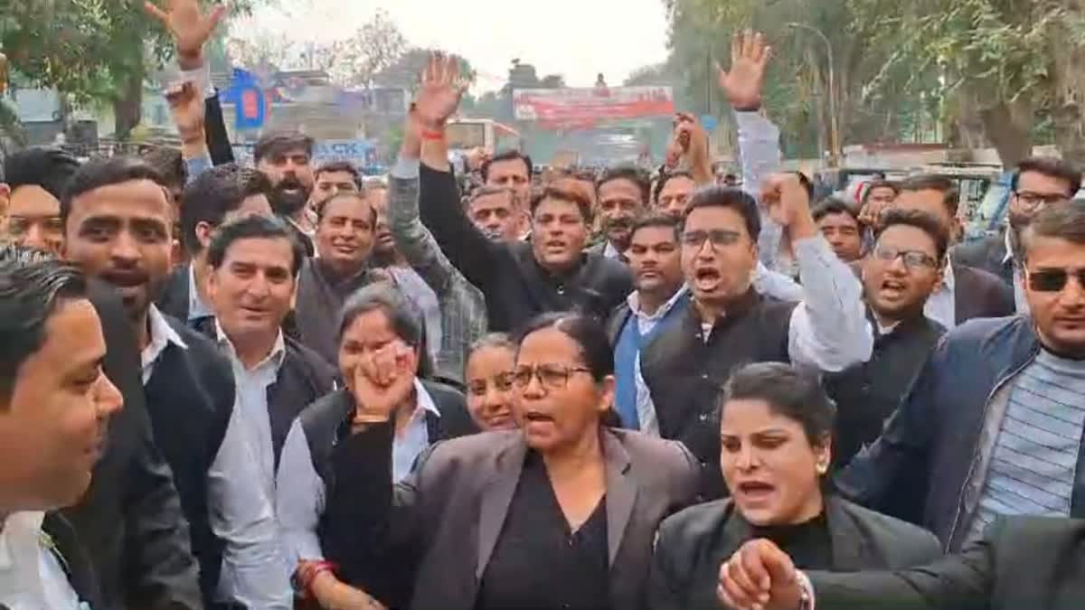 LAWYERS PROTEST IN RURKEE