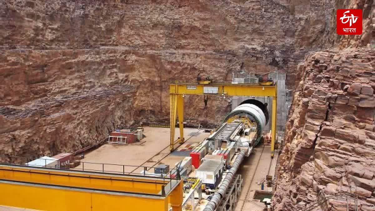 tunnel project collapses