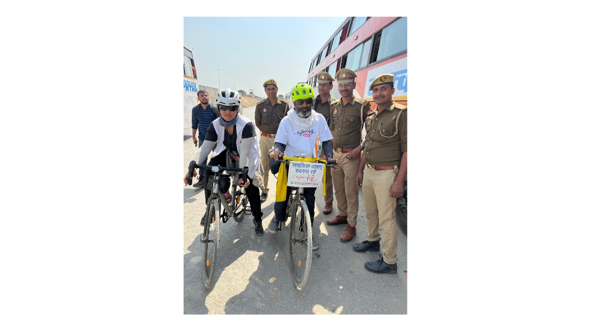 In their spiritual quest, a homeopathy doctor and his daughter cycled all the way from Ghaziabad to the Mahakumbh in Prayagraj