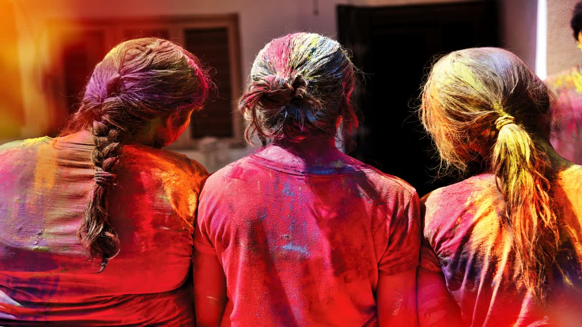Holi Colors Are Harmful For Hair