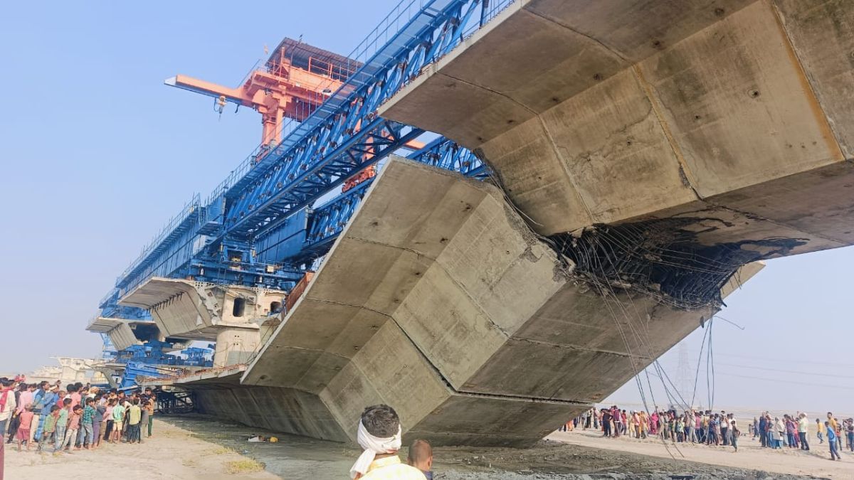 सुपौल जिले में निर्माणाधीन पुल का एक हिस्सा गिरा