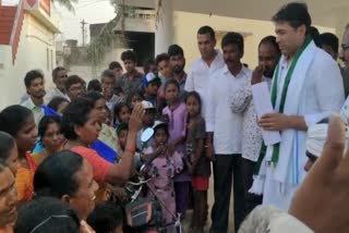 Women_Stopped_YSRCP_Mla_Campaign_In_Marripaadu