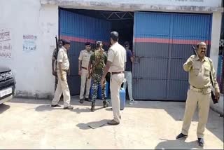 Three arrested with spurious liquor in joint raid of excise department and police in Giridih