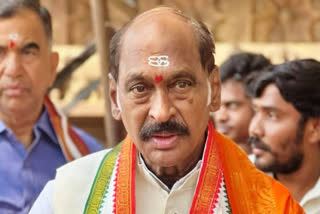 Accusing the government of being biased against one community, Thakare claimed that Congress' fact-finding committee was not allowed to visit violence-hit areas in Nagpur.
