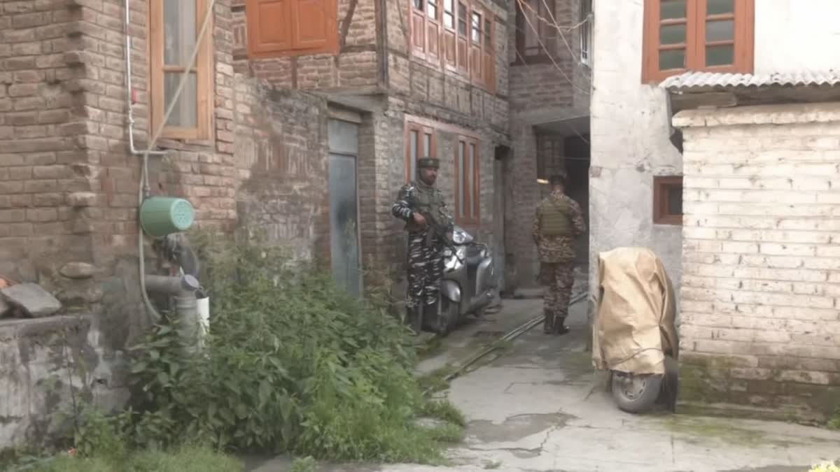 Etv Bharatmilitancy-conspiracy-case-nia-raids-in-kashmir-in-nine-locations