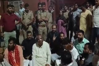 Uttar Pradesh Cabinet Minister Sanjay Nishad Alleges Assault by SP Workers; Case Registered