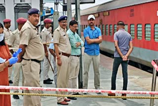 FIRE EXTINGUISHER BLAST  SHRAMIK EXPRESS  RPF JAWAN DIED IN TRAIN BLAST