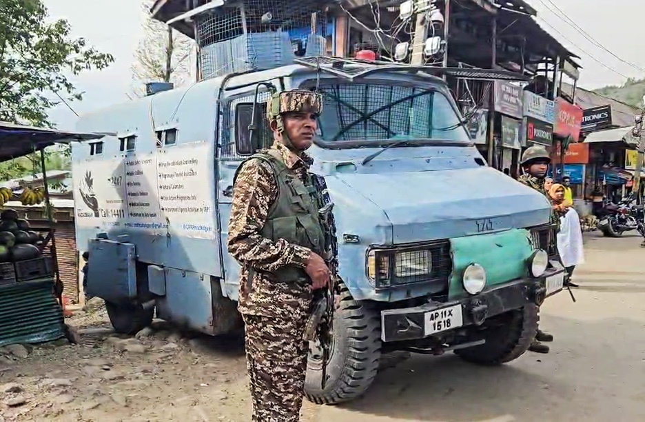 পহেলগামে সন্ত্রাসী হামলার পর ঘটনাস্থলে মোতায়েন সেনা সদস্যরা
