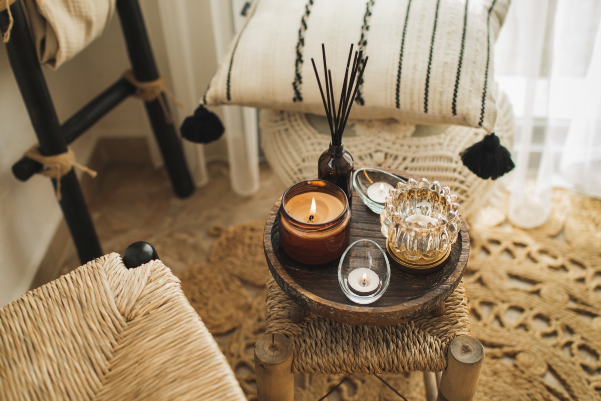 Fragrant candles, soy wax and diffusers