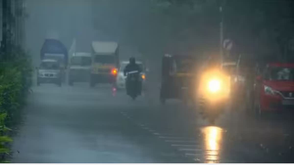ചക്രവാതച്ചുഴി രൂപപ്പെട്ടതിനാൽ മഴ  WEATHER UPDATES KERALA  HEAVY RAINFALL IN KERALA  RAIN ALERTS