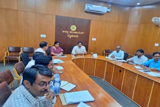 mysore dc dr k v rajendra held a meeting with the authorities