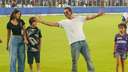 shah-rukh-khan-abram-suhana-celebrate-kkrs-win-over-srh-ananya-panday-shanaya-kapoor-share-excitement