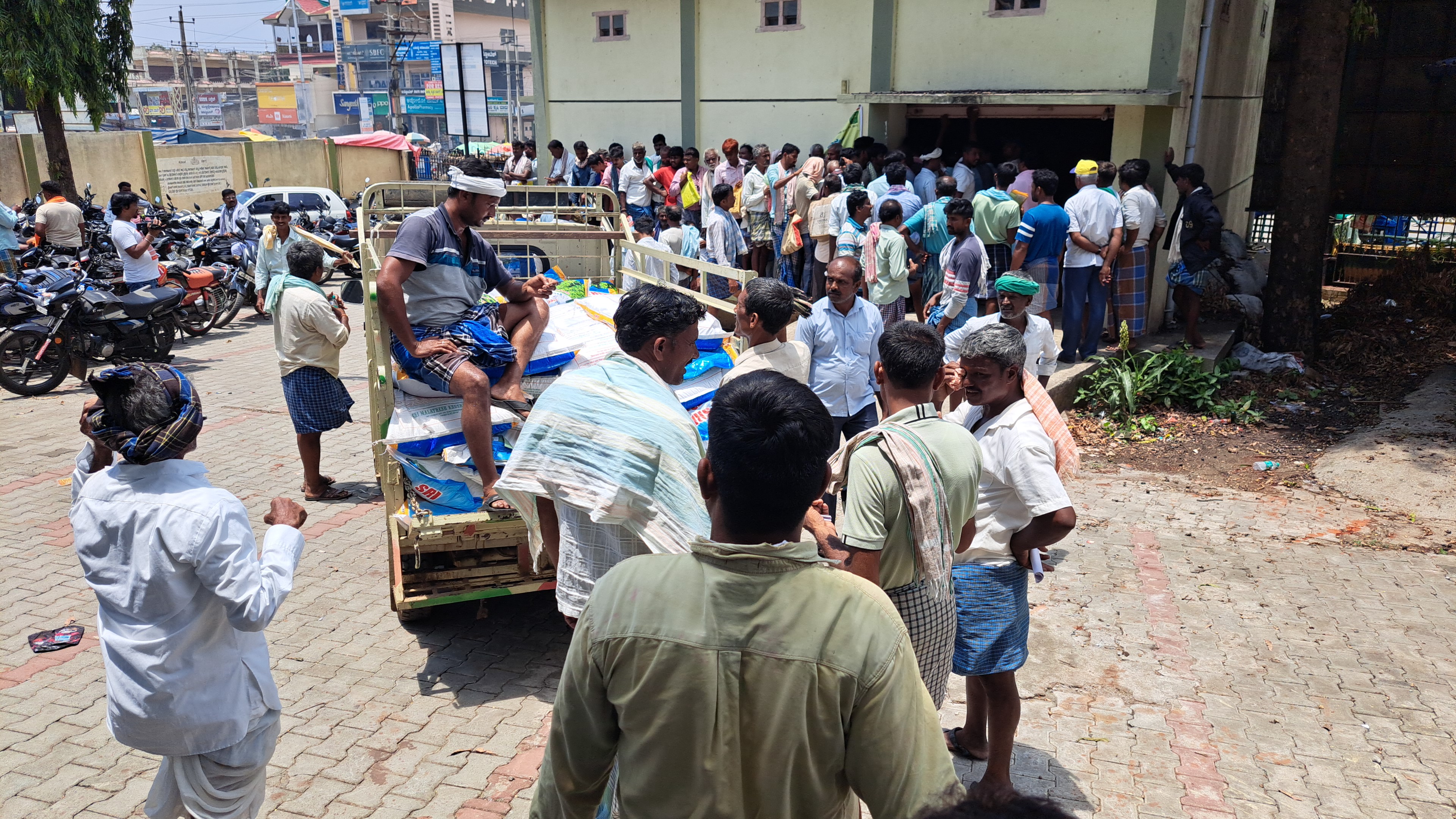 Pre monsoon rain  Agricultural activity intensified  Haveri  Pre monsoon