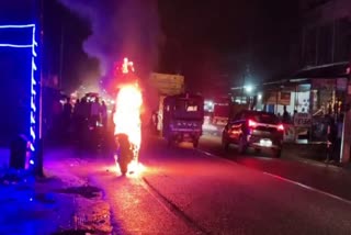 bike-caught-fire-in-lohardaga