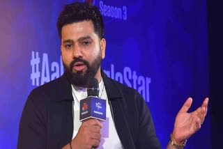 ROHIT SHARMA INSTAGRAM ON PHONE