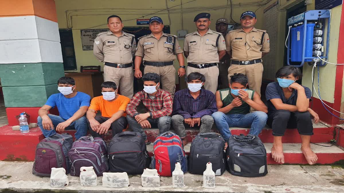 Six Nepali People Arrested with liquor