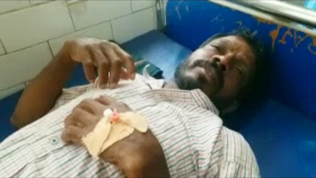 Fisherman Slipped off from the boat  Fisherman  Fisherman survived after continuous swim  swam in the sea throughout night  Fisherman group  Man survives from Sea  മത്സബന്ധനത്തിനിടെ കാല്‍വഴുതി കടലിലേക്ക്  രക്ഷപ്പെടാനായി നിര്‍ത്താതെ നീന്തി  രക്ഷകനായെത്തി ചെറുവള്ളം  ചെറുവള്ളം  വള്ളം  മത്സബന്ധനം  മത്സ്യത്തൊഴിലാളി  മീന്‍ പിടിക്കുന്നതിനിടെ  കോനസീമ  ഗെദല അപ്പാറാവു  അപ്പാറാവു