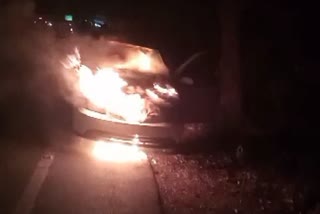 Fire in moving car in Betul