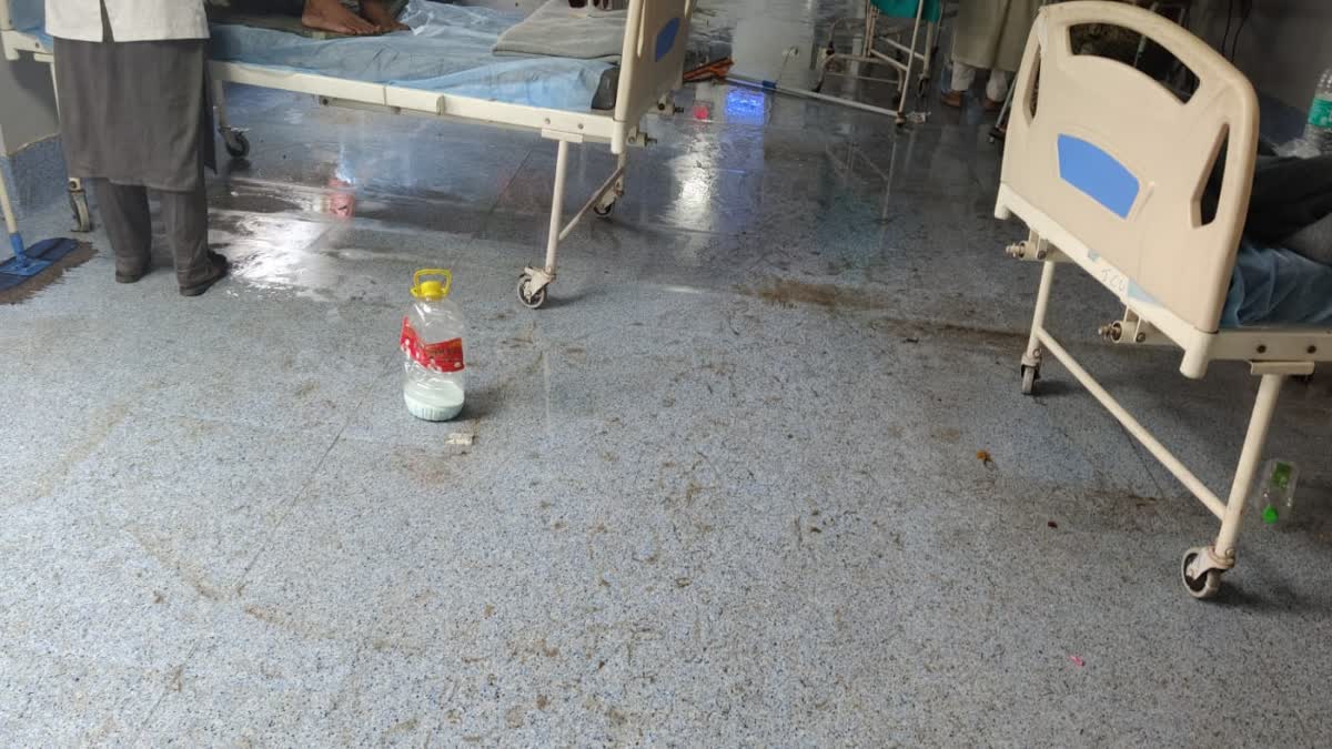 sehore hospital ICU roof leakage