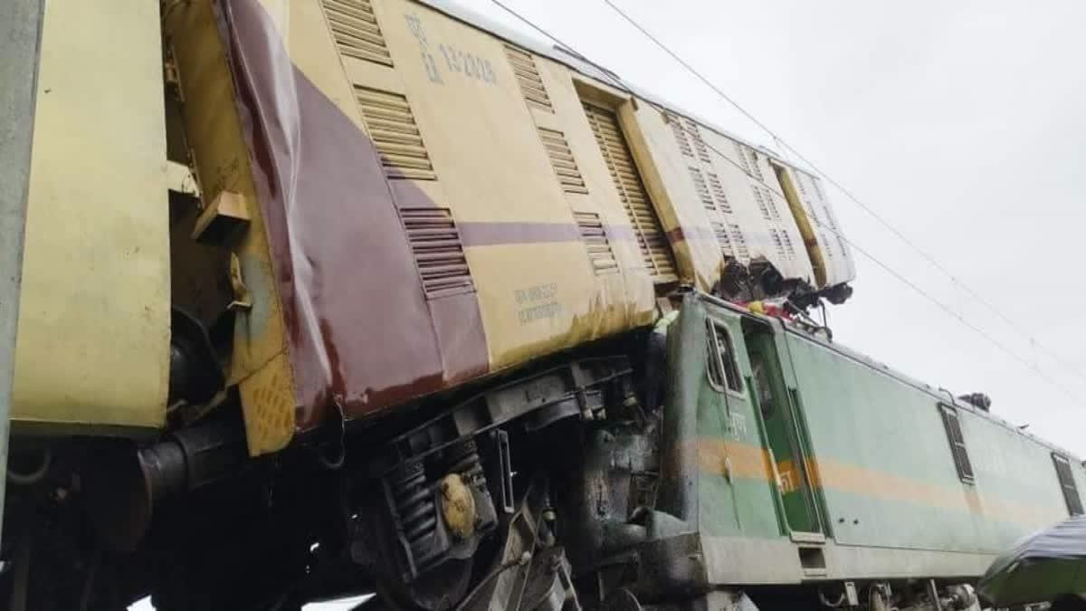 Days after the Kanchanjunga Express-goods train collision, East Central Railway has directed station masters in its area not to issue the note that authorises train drivers to cross signals in case of failure of the automatic signalling system.